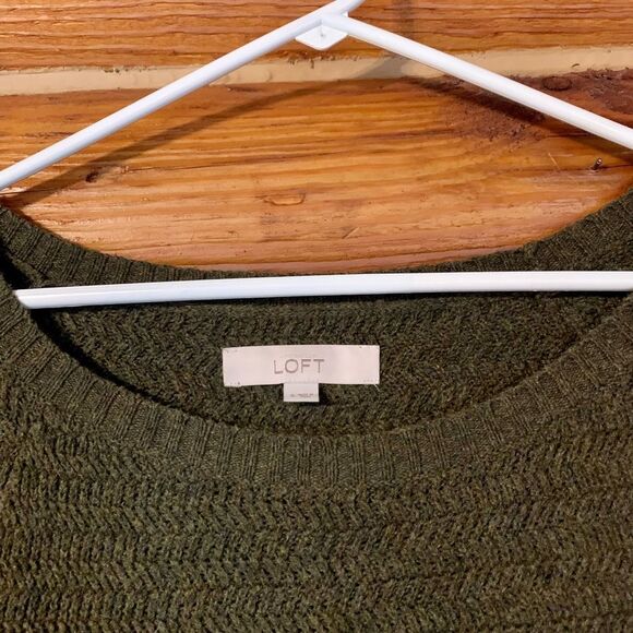Ann Taylor Loft Green Crewneck Sweater Small - Picture 3 of 8